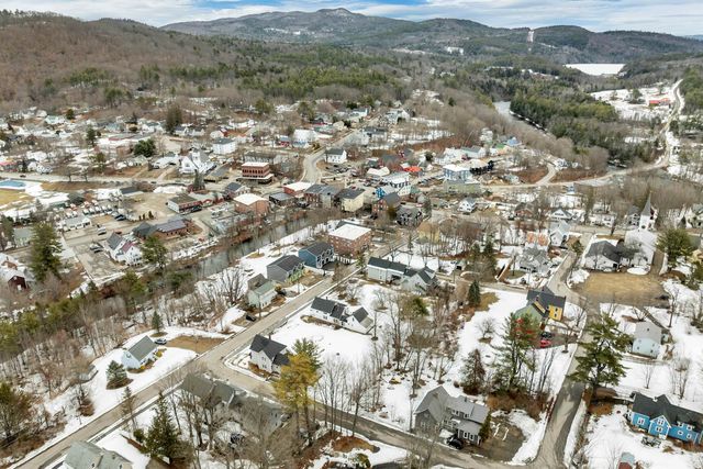 30 Beech St Apt 2D, Bristol, NH 03222