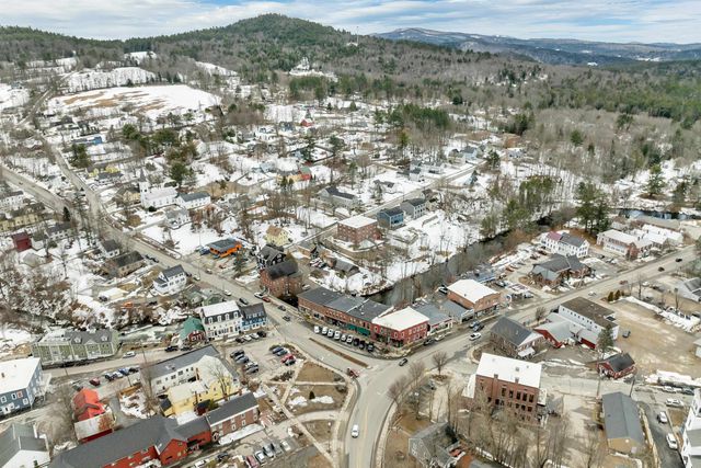 30 Beech St Apt 2D, Bristol, NH 03222