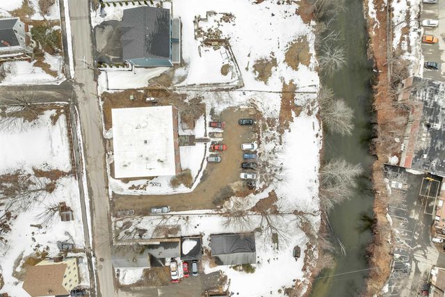 30 Beech St Apt 2D, Bristol, NH 03222