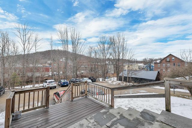 30 Beech St Apt 2D, Bristol, NH 03222