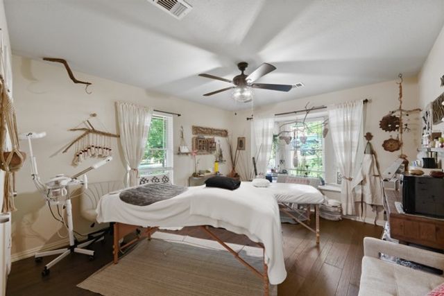 1806 Old Oak Drive, Arlington, TX 76012