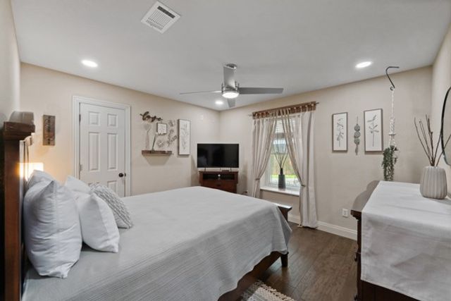 1806 Old Oak Drive, Arlington, TX 76012