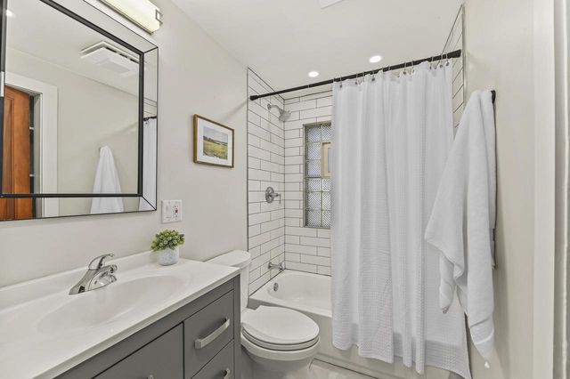119 E Ohio AVENUE, Milwaukee, WI 53207