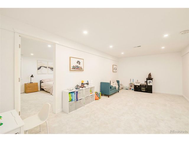 5161 W Quarles Dr, Littleton, CO 80128