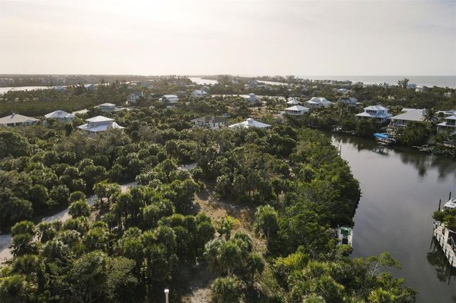 21 BAYSHORE CIRCLE, Placida, FL 33946