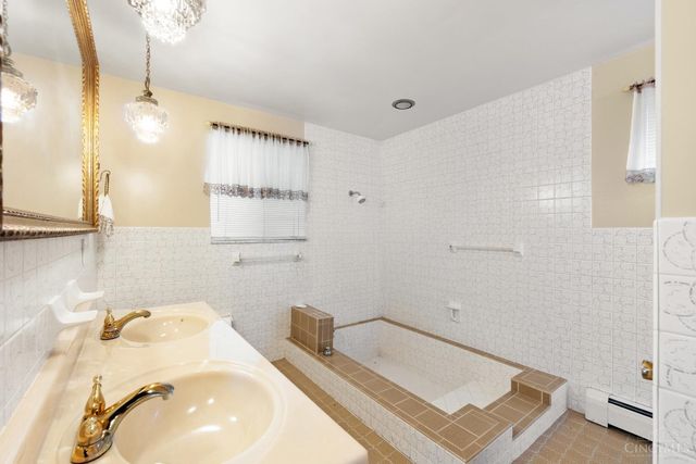 5633 Happy Hollow Road, Milford, OH 45150