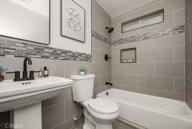 18621 E Petunia Street, Azusa, CA 91702