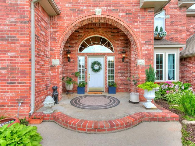 321 Hickory Forest Drive, Choctaw, OK 73020
