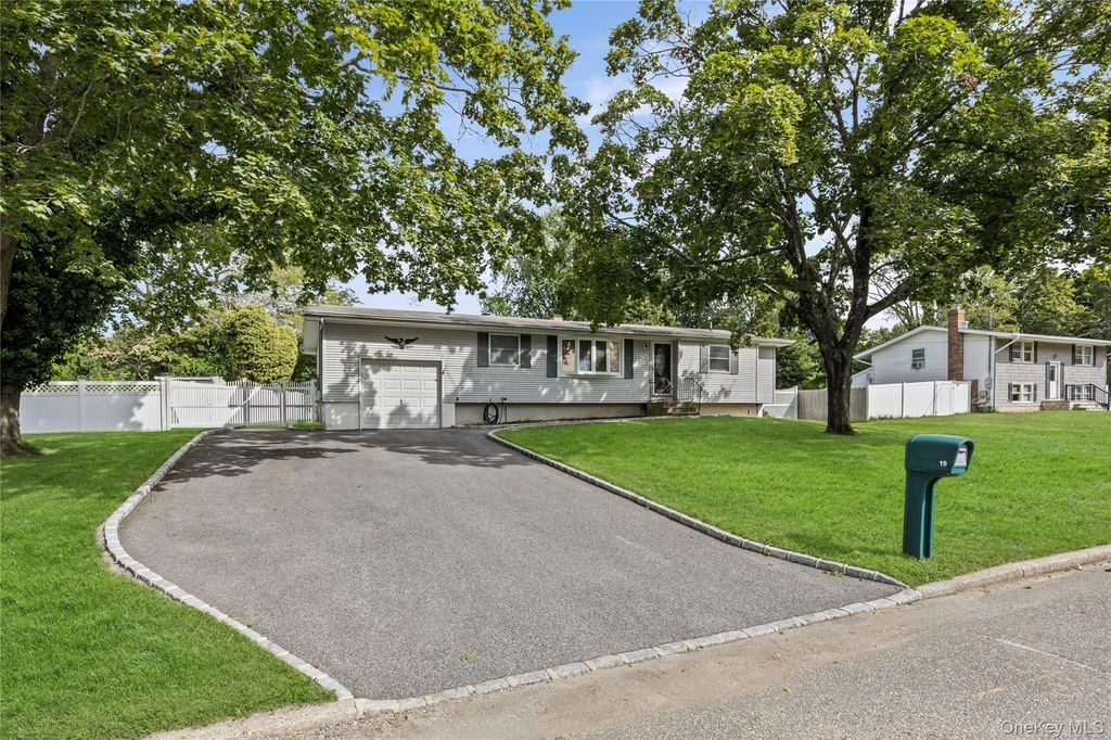 19 Pheasant Lane, East Setauket, NY 11733