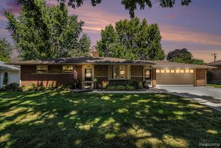 3768 Embarcadero, Waterford, MI 48329