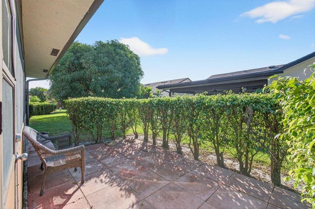 6100 Olivewood Circle, Greenacres, FL 33463