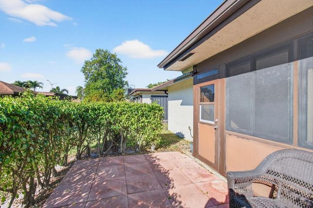 6100 Olivewood Circle, Greenacres, FL 33463