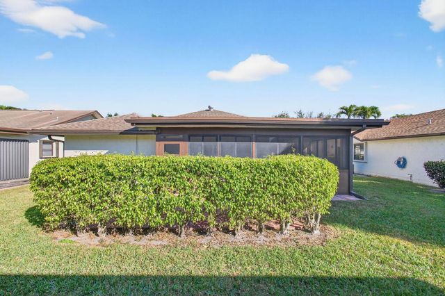 6100 Olivewood Circle, Greenacres, FL 33463