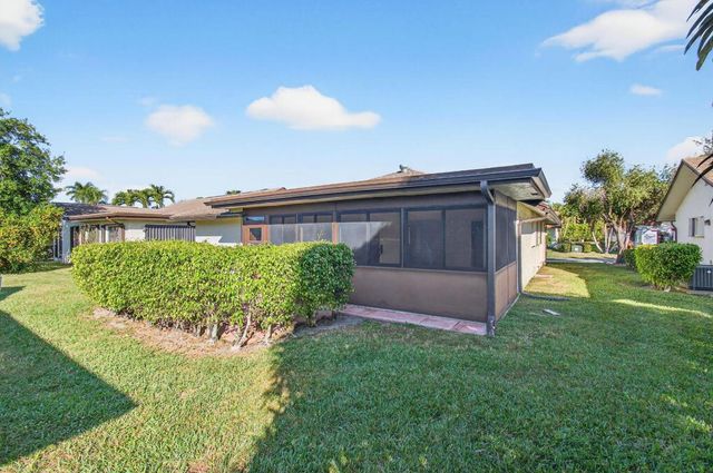 6100 Olivewood Circle, Greenacres, FL 33463