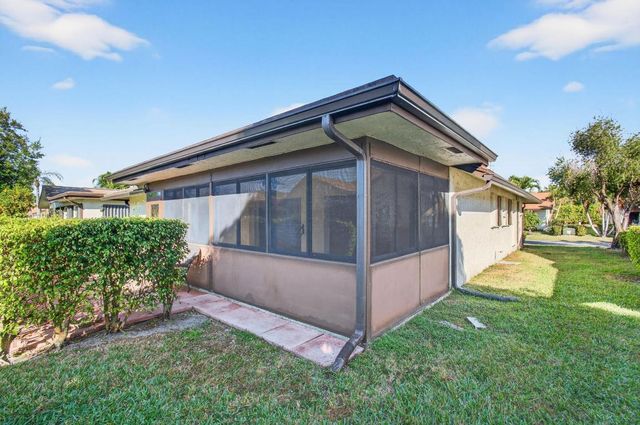 6100 Olivewood Circle, Greenacres, FL 33463