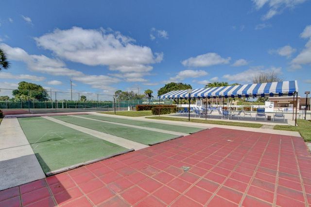 6100 Olivewood Circle, Greenacres, FL 33463