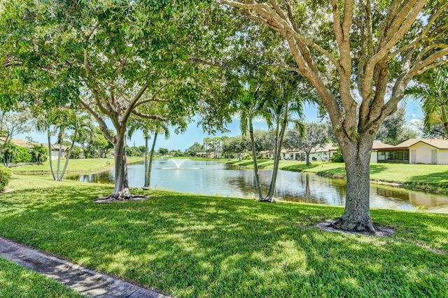 6100 Olivewood Circle, Greenacres, FL 33463