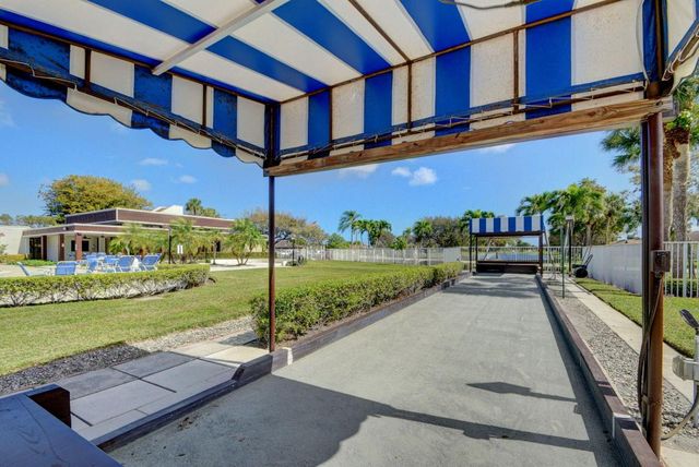 6100 Olivewood Circle, Greenacres, FL 33463