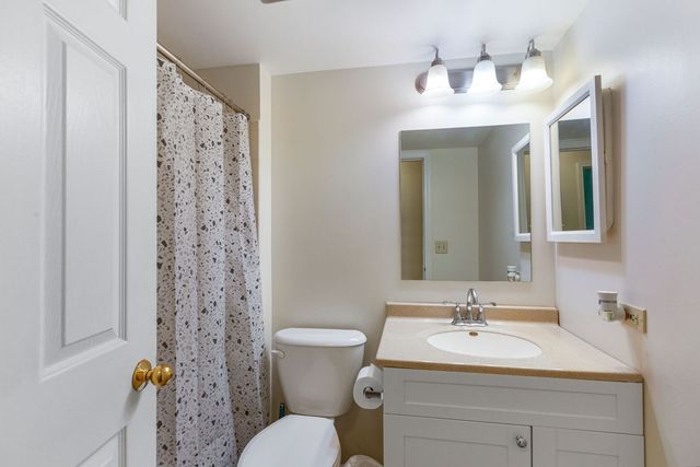 215 Brett Circle A, Wauconda, IL 60084