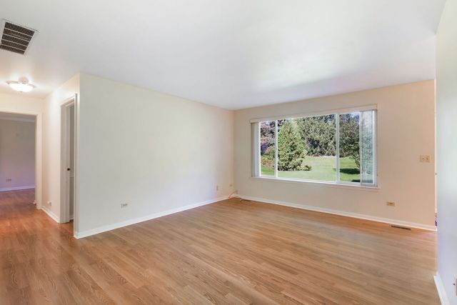 215 Brett Circle A, Wauconda, IL 60084