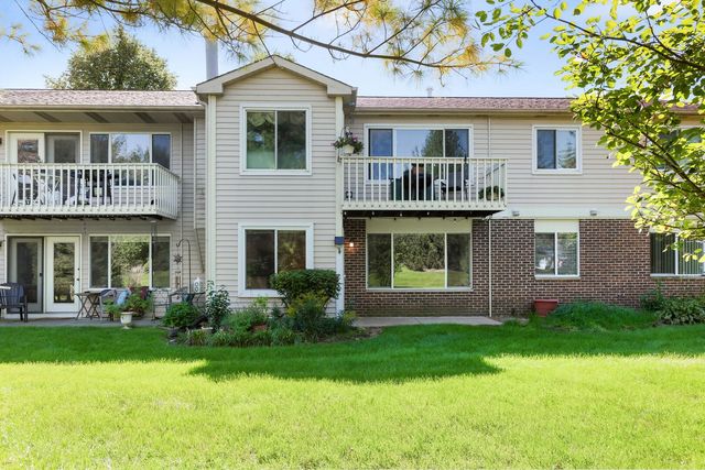 215 Brett Circle A, Wauconda, IL 60084