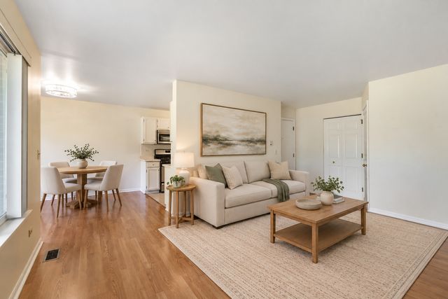 215 Brett Circle A, Wauconda, IL 60084