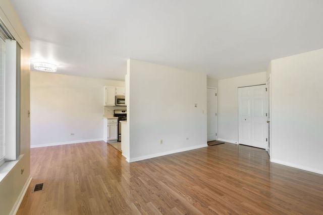 215 Brett Circle A, Wauconda, IL 60084