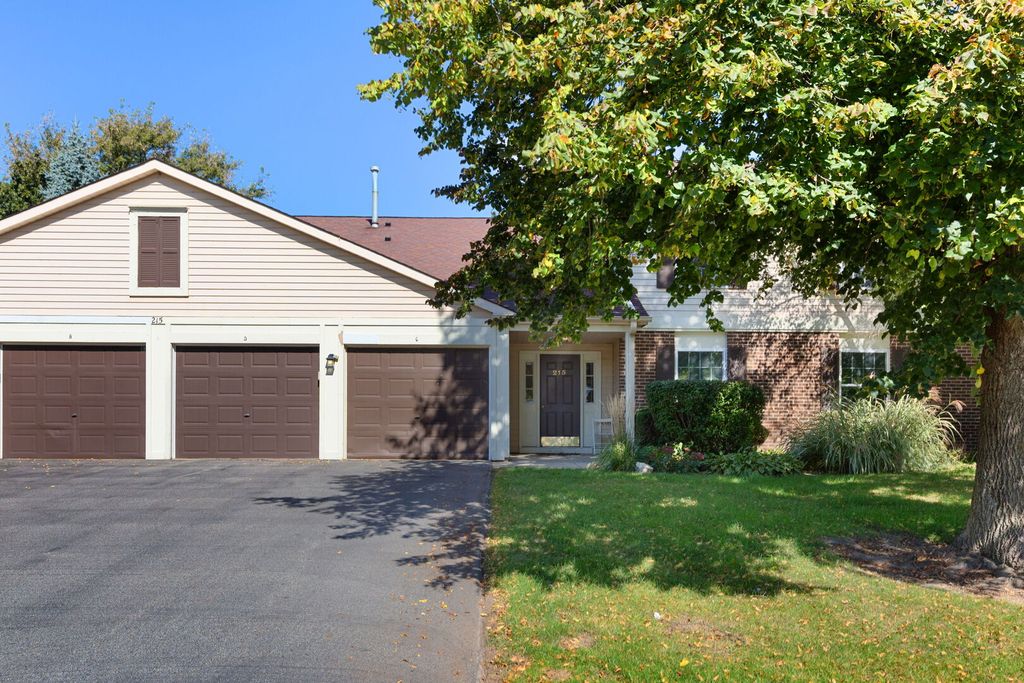 215 Brett Circle A, Wauconda, IL 60084