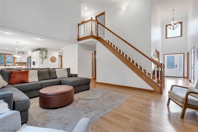 2037 Bishop Woods Court, Poland, OH 44514