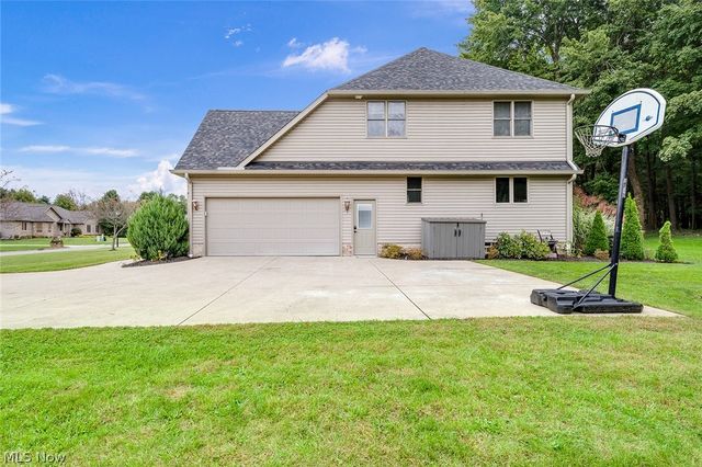 2037 Bishop Woods Court, Poland, OH 44514