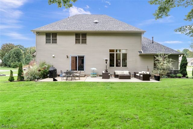 2037 Bishop Woods Court, Poland, OH 44514