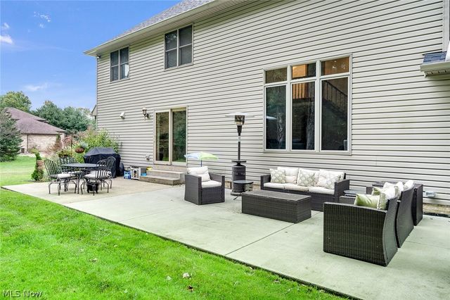 2037 Bishop Woods Court, Poland, OH 44514