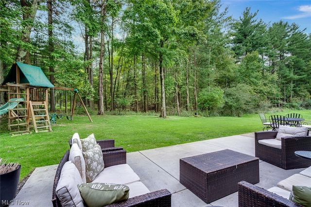 2037 Bishop Woods Court, Poland, OH 44514