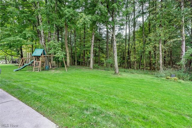 2037 Bishop Woods Court, Poland, OH 44514