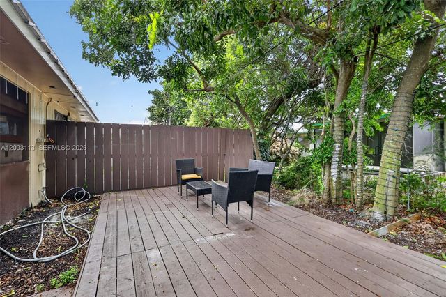 5814 Cleveland St, Hollywood, FL 33021