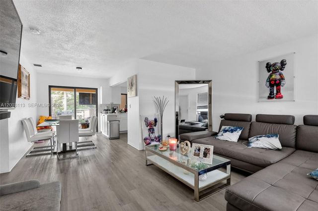 5814 Cleveland St, Hollywood, FL 33021