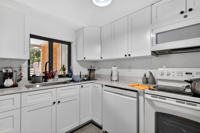 5814 Cleveland St, Hollywood, FL 33021
