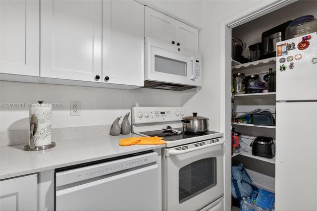 5814 Cleveland St, Hollywood, FL 33021
