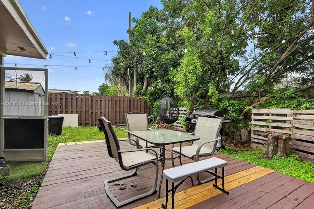 5814 Cleveland St, Hollywood, FL 33021