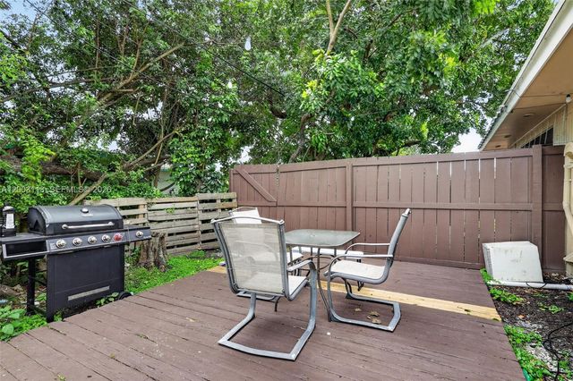 5814 Cleveland St, Hollywood, FL 33021