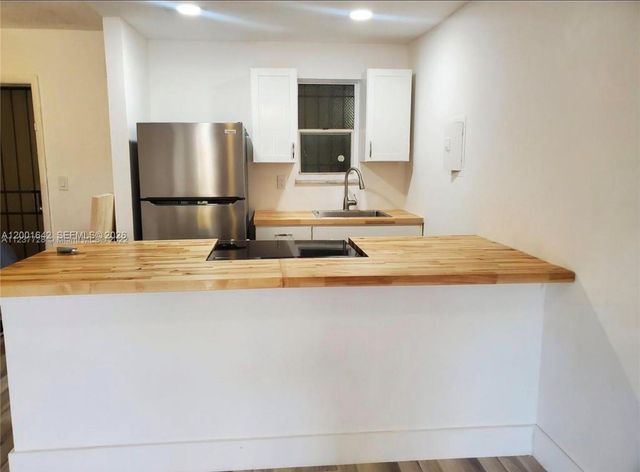 3181 SW 13th St 108, Miami, FL 33145