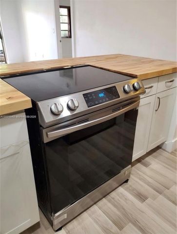 3181 SW 13th St 108, Miami, FL 33145