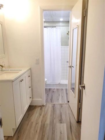 3181 SW 13th St 108, Miami, FL 33145