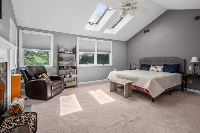 367 Linebrook Rd, Ipswich, MA 01938