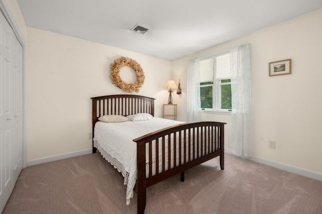 367 Linebrook Rd, Ipswich, MA 01938