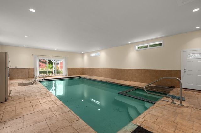 367 Linebrook Rd, Ipswich, MA 01938
