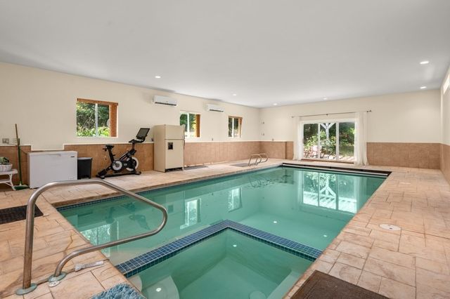 367 Linebrook Rd, Ipswich, MA 01938