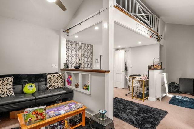 367 Linebrook Rd, Ipswich, MA 01938
