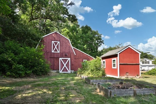 367 Linebrook Rd, Ipswich, MA 01938