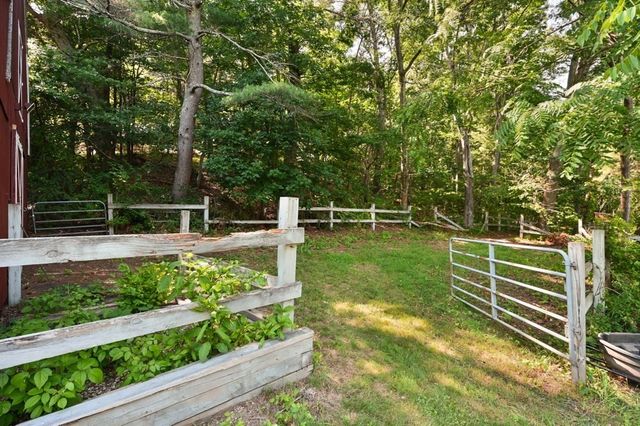 367 Linebrook Rd, Ipswich, MA 01938